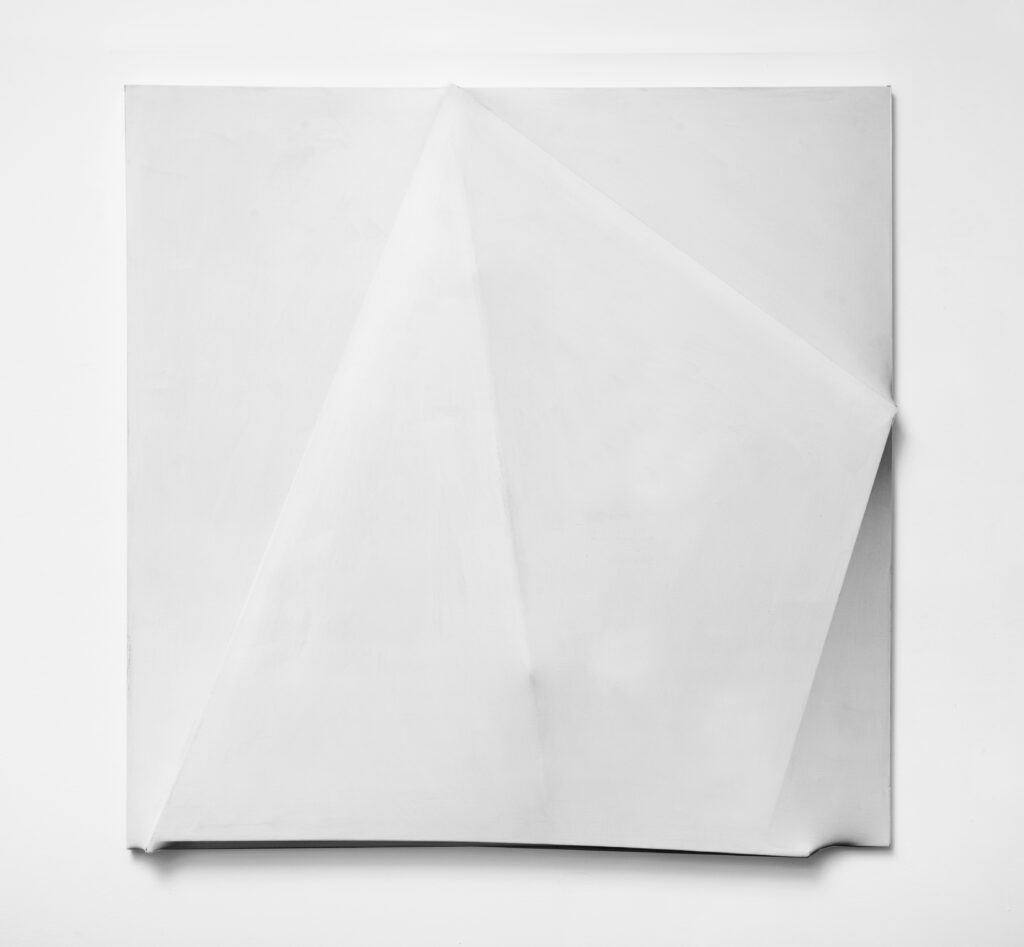 Bruno Gambone, Senza titolo, 1972, white acrylic on extroflexed canvas, 100x100 cm