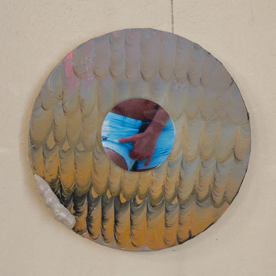 Lilli Thiessen
Untitled 3 (Young Girls Group 2), 2012
Oil on canvas, laminated c-print, clay
30 cm (11 3/4 in.) diameter