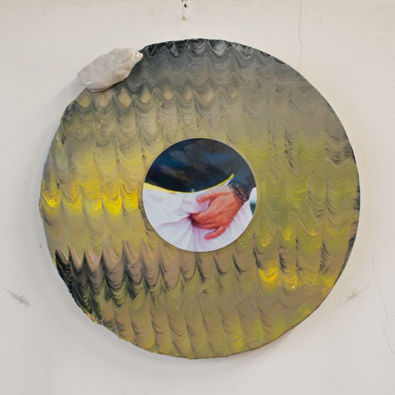 Lilli Thiessen
Untitled 4 (Young Girls Group 2), 2012
Oil on canvas, laminated c-print, clay
30 cm (11 3/4 in.) diameter